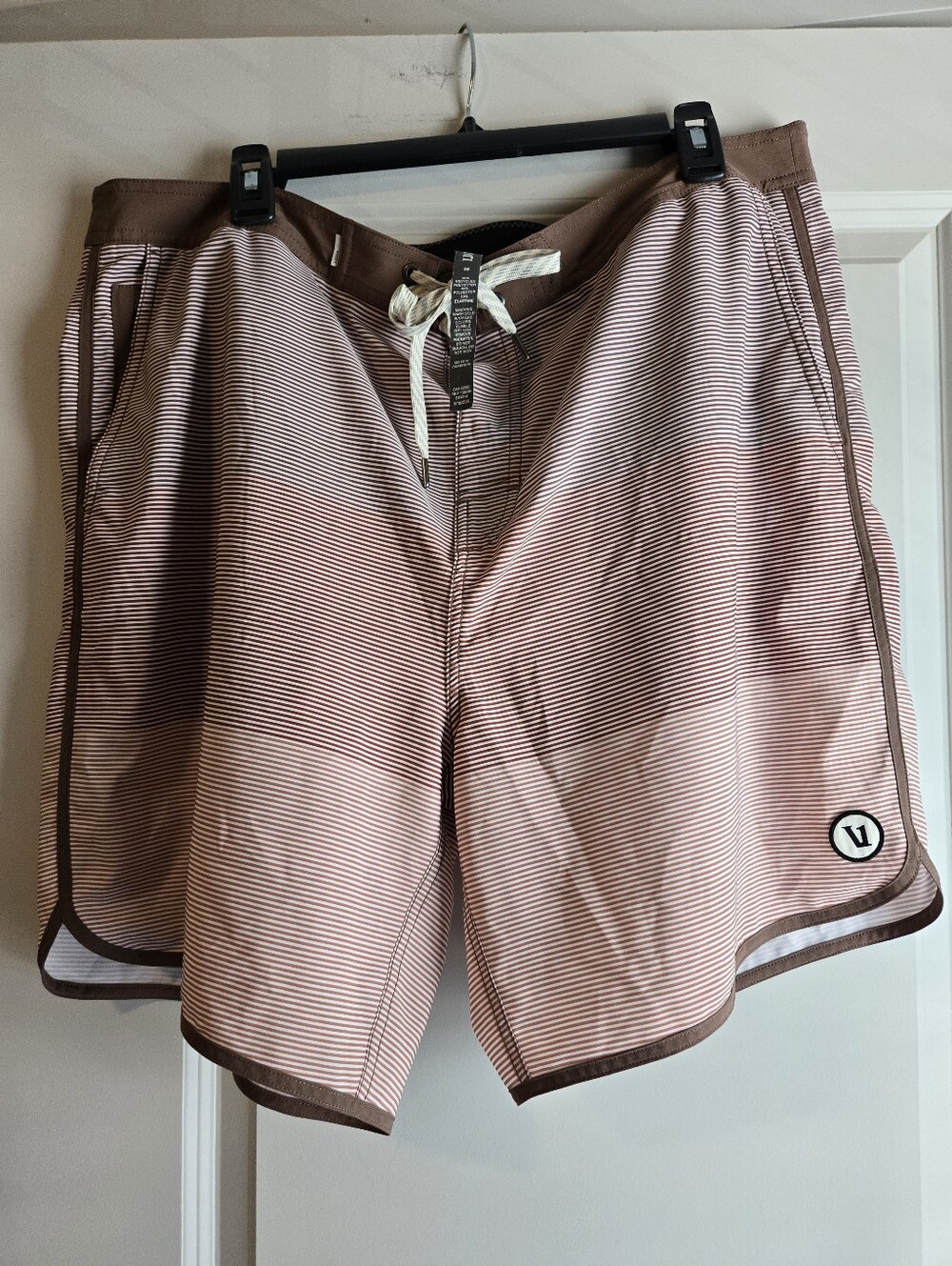 Men's Vuori Shorts Sz 38